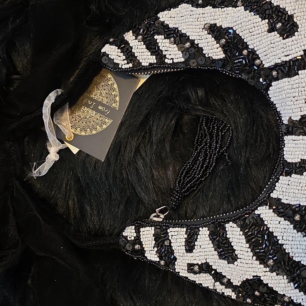 Made In India Black and White Beaded Handbag - Picture 4 of 5